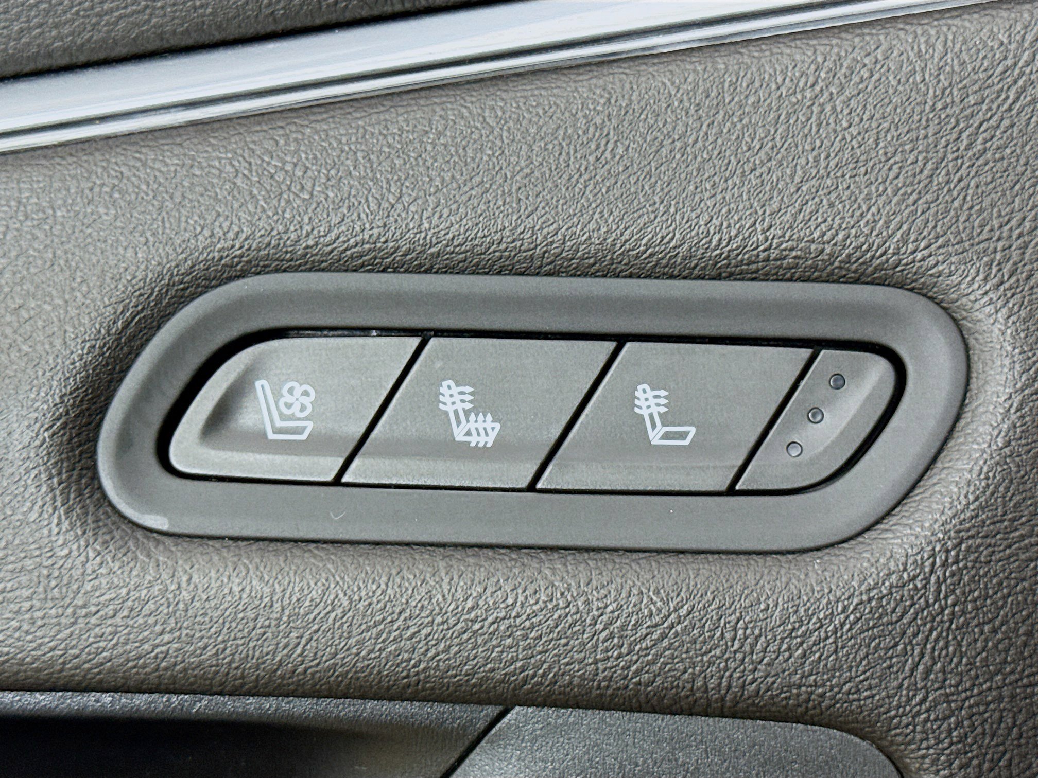 Used 2023 Cadillac Escalade ESV Sport image 21