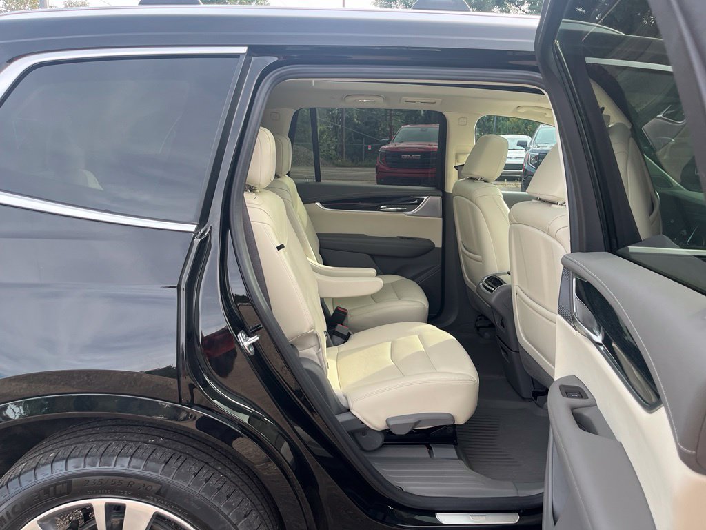 Used 2025 Cadillac XT6 Premium Luxury w/ LPO, Floor Liner Package AWD/4WD image 39