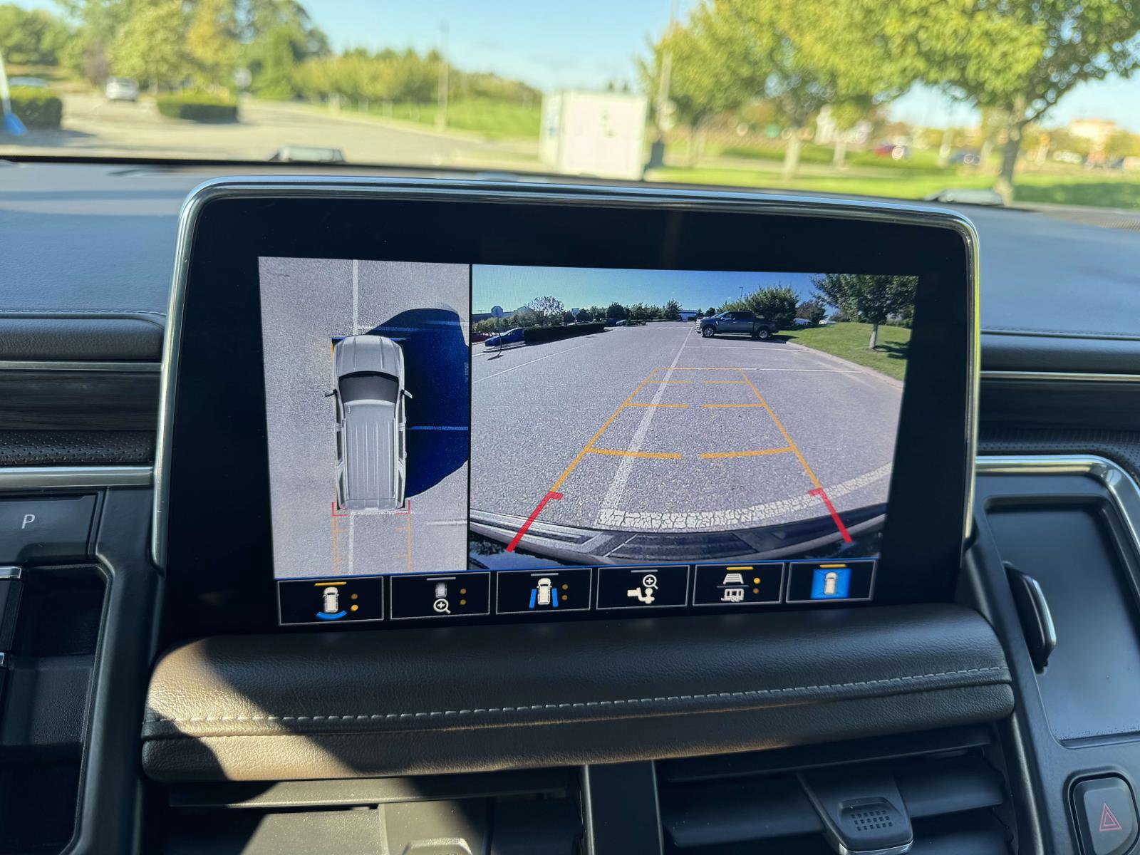 Used 2021 GMC Yukon SLT w/ SLT Luxury Plus Package image 23