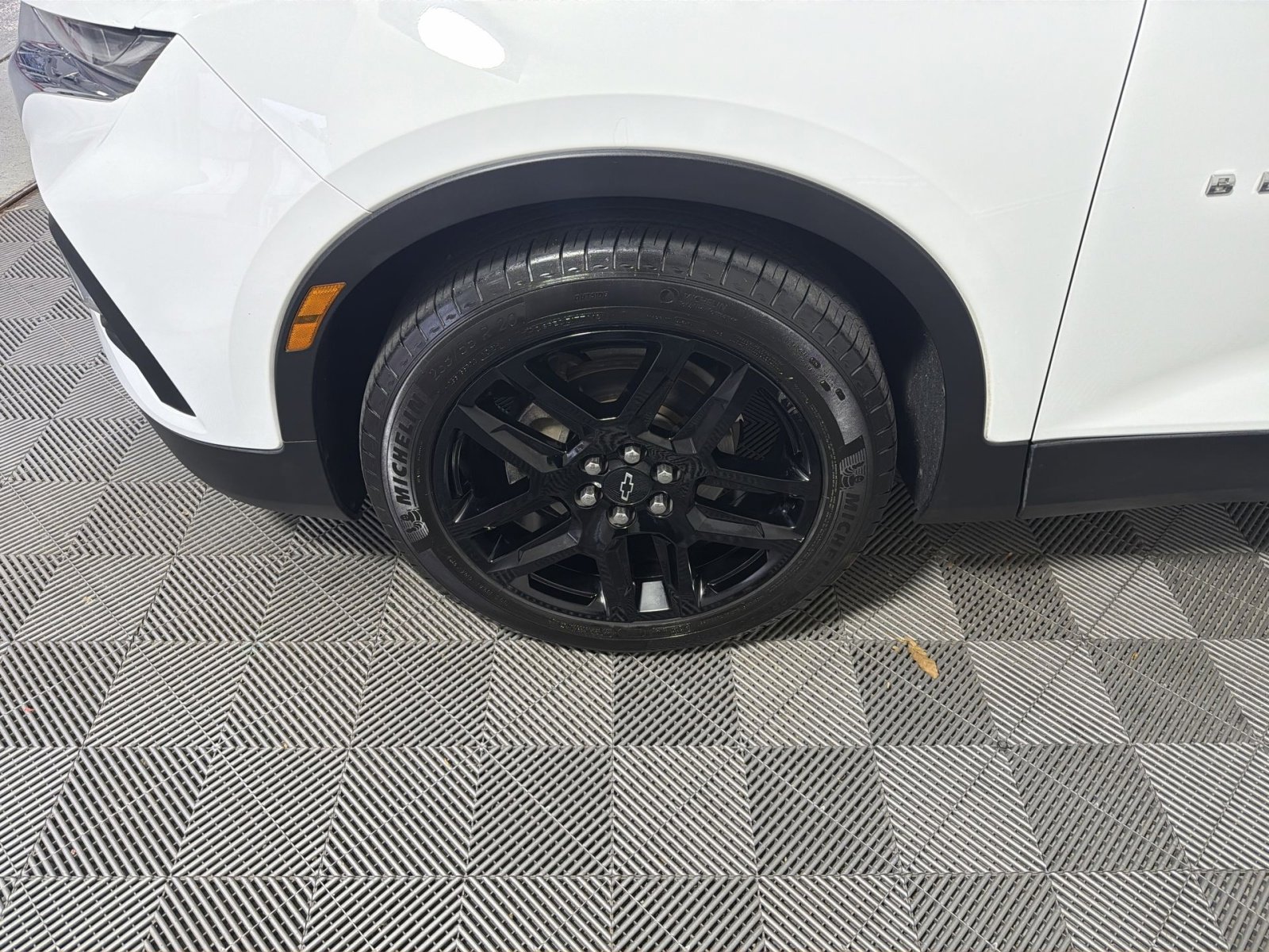 Used 2019 Chevrolet Blazer LT w/ Sun and Wheels Package image 12