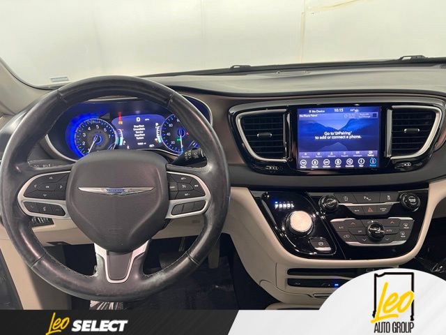 Used 2018 Chrysler Pacifica Touring-L Plus w/ Tire & Wheel Group FWD image 15