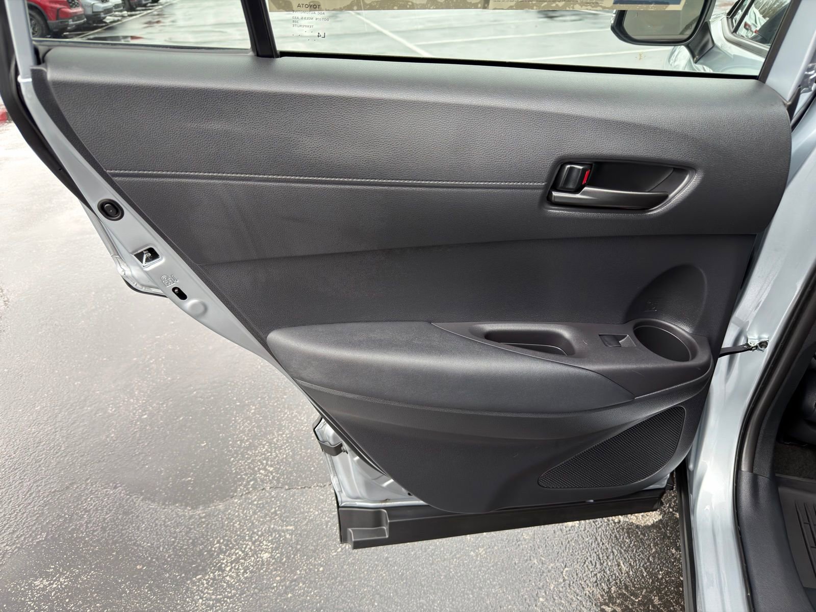 Used 2024 Toyota Corolla Cross SE image 27