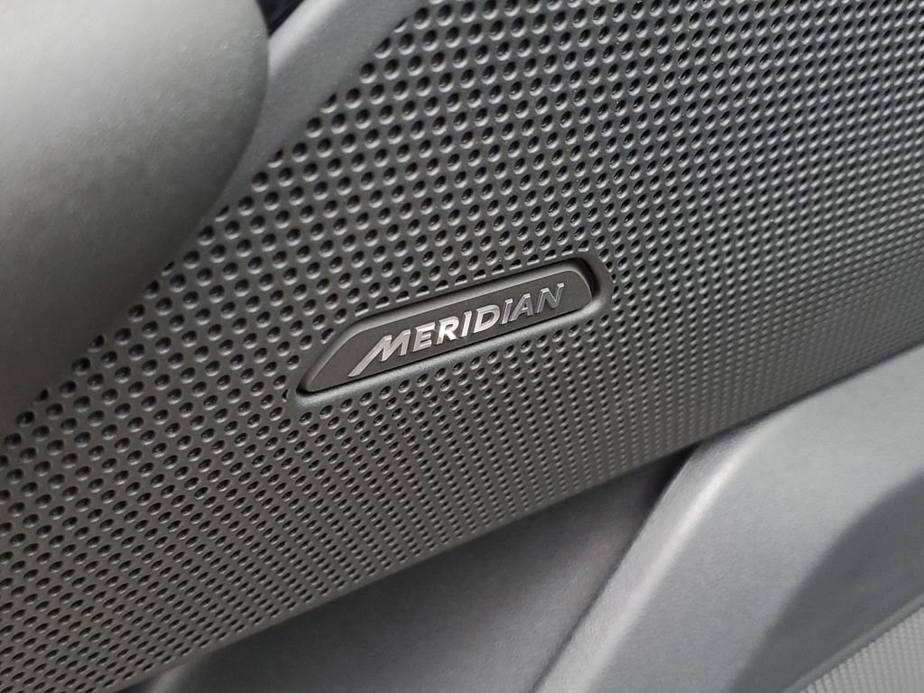 New 2026 Land Rover Range Rover Velar Dynamic SE image 15