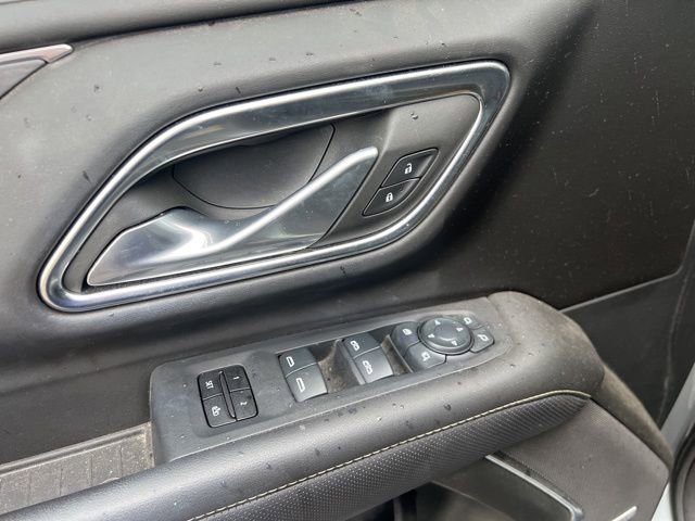 Used 2024 GMC Yukon SLT w/ SLT Luxury Package image 8