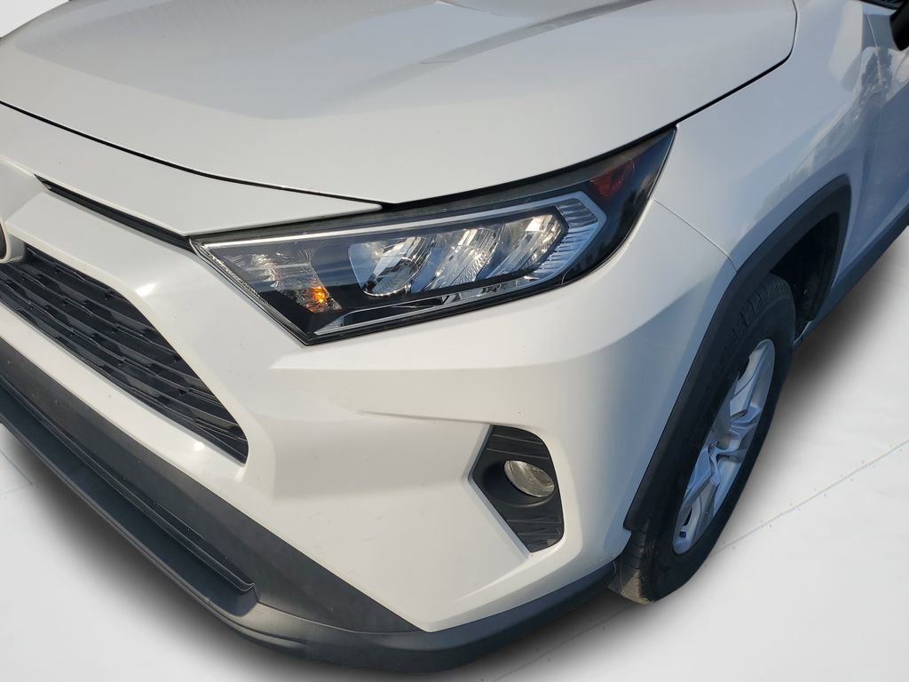 Used 2019 Toyota RAV4 XLE w/ Convenience Package FWD image 26