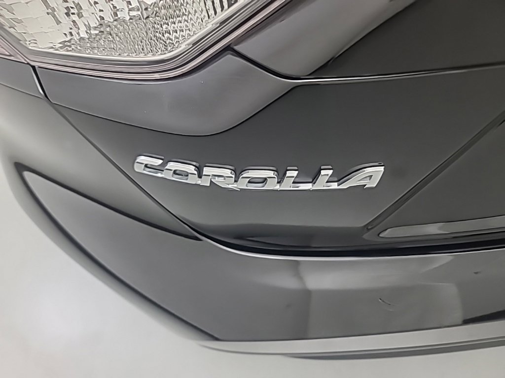 Used 2025 Toyota Corolla LE FWD image 12