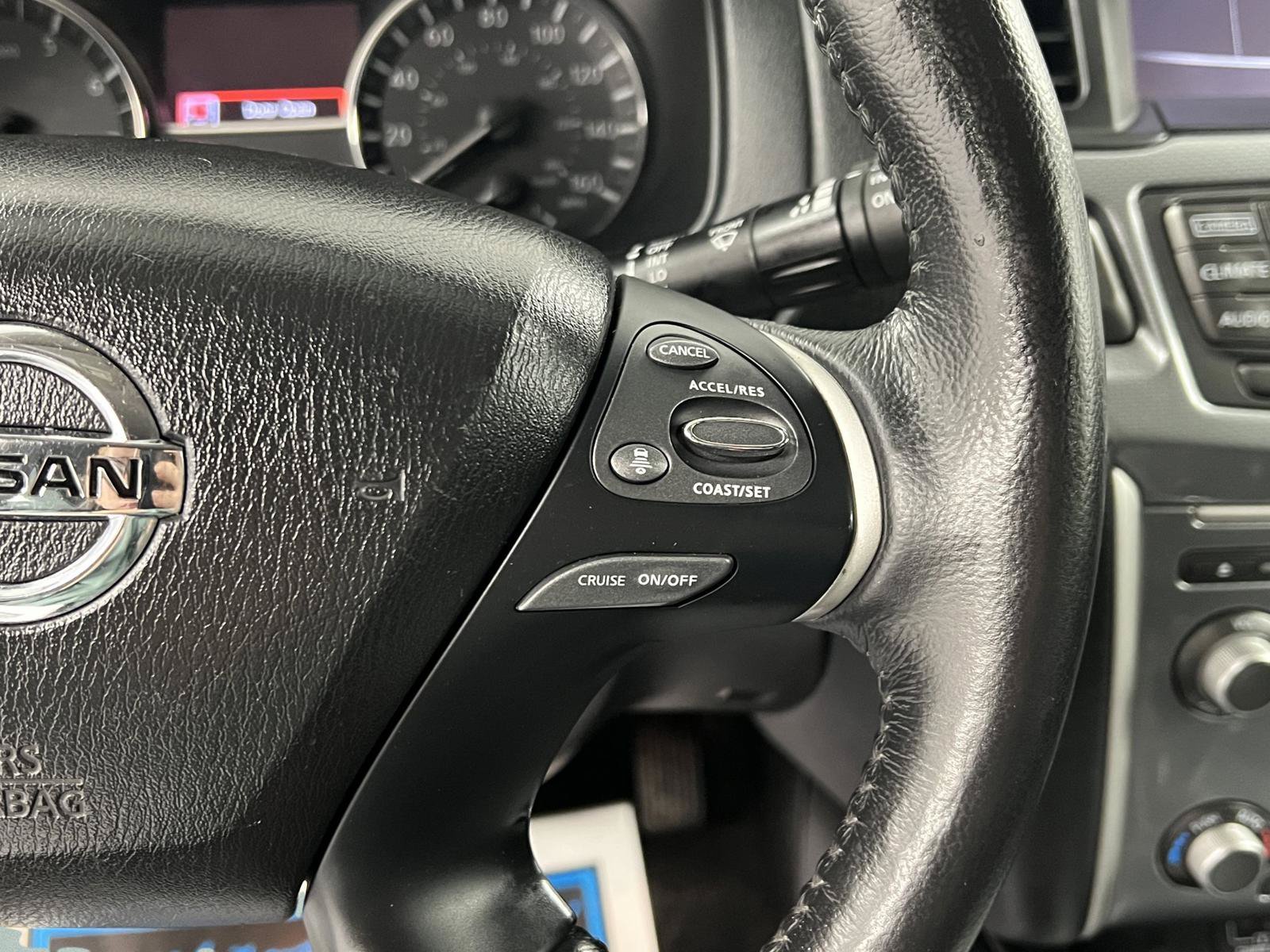 Used 2019 Nissan Pathfinder SL AWD/4WD image 25
