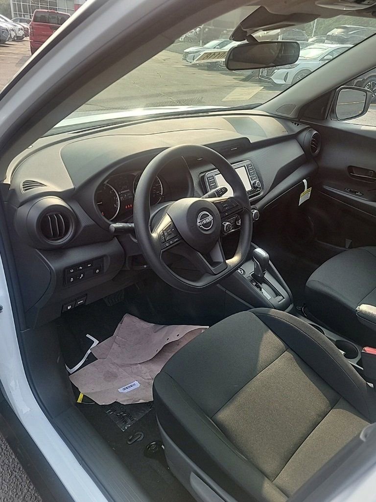 Used 2025 Nissan Kicks Play S image 24