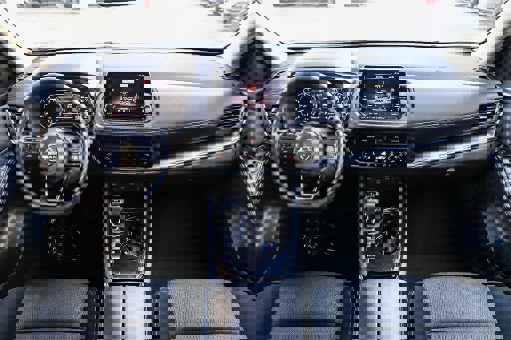 Used 2024 Nissan Rogue SV image 12