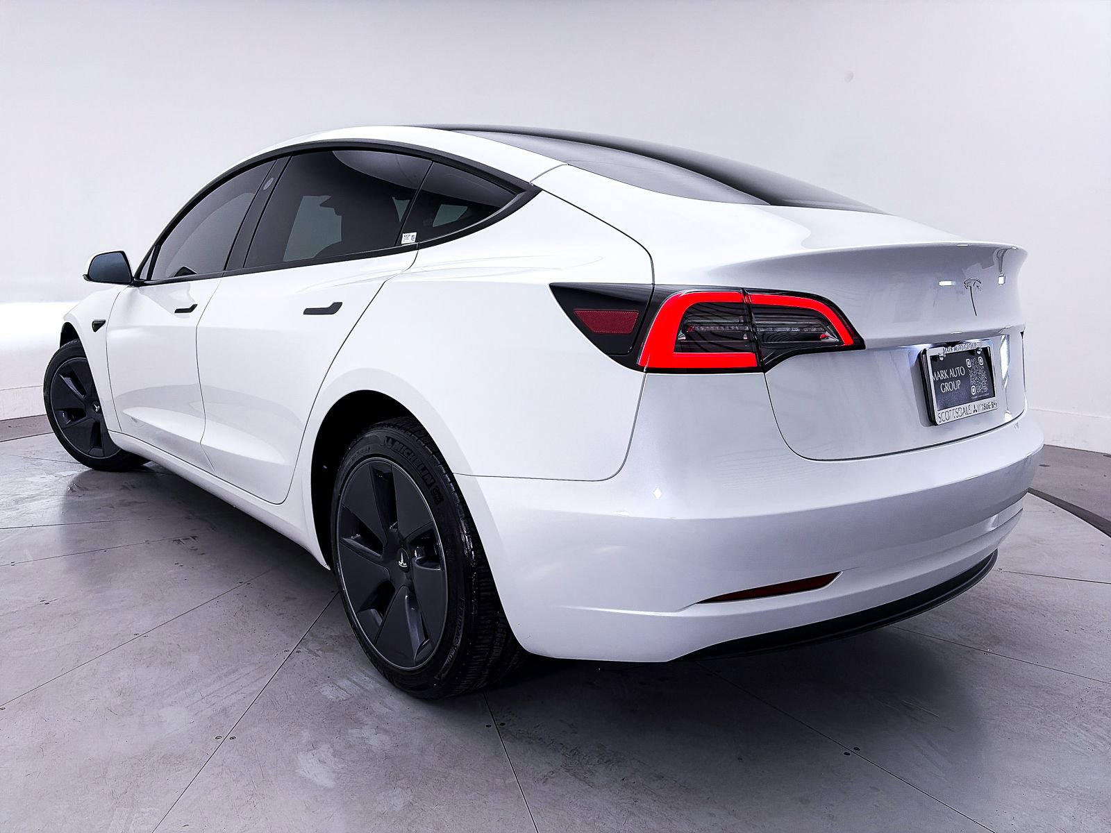 Used 2023 Tesla Model 3 Standard Range RWD image 2