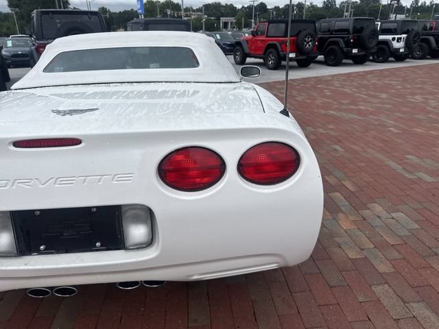 Used 2003 Chevrolet Corvette Convertible RWD image 11