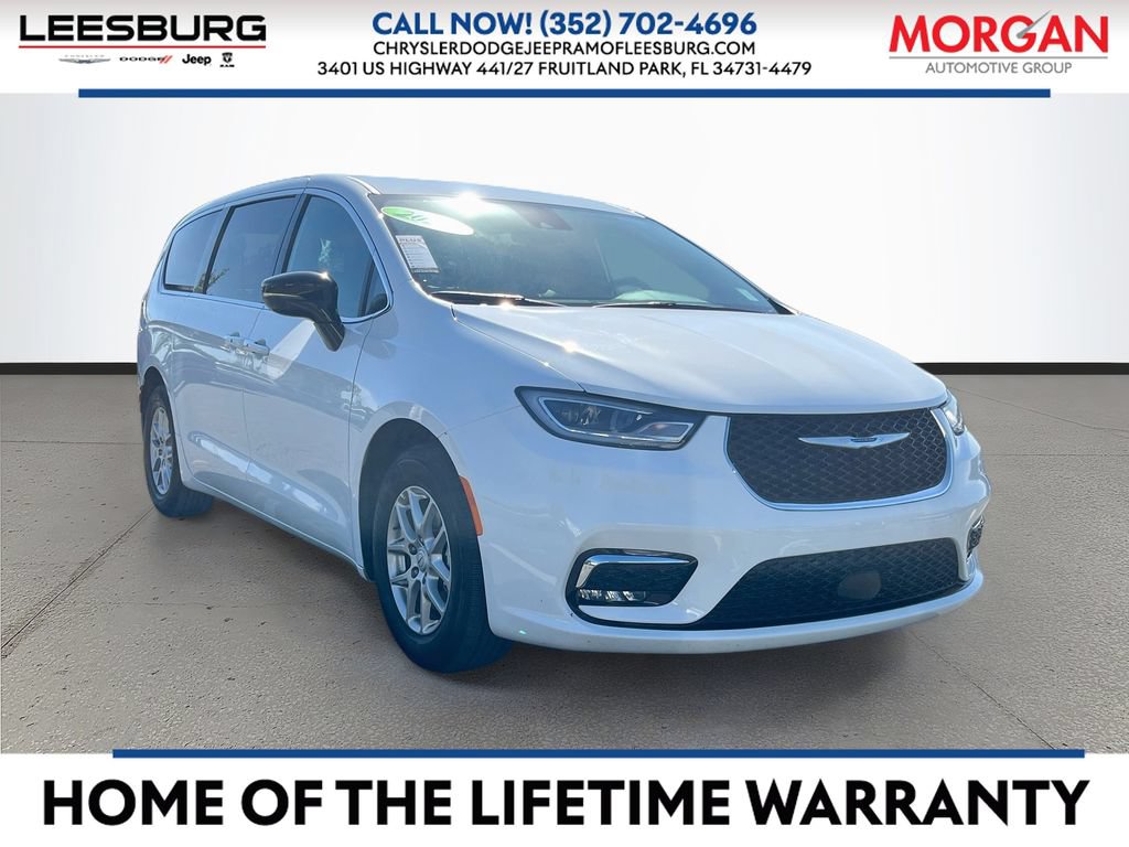 Certified 2026 Chrysler Pacifica Select FWD image 1