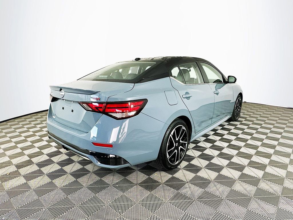 Used 2024 Nissan Sentra SR w/ SR Premium Package image 10