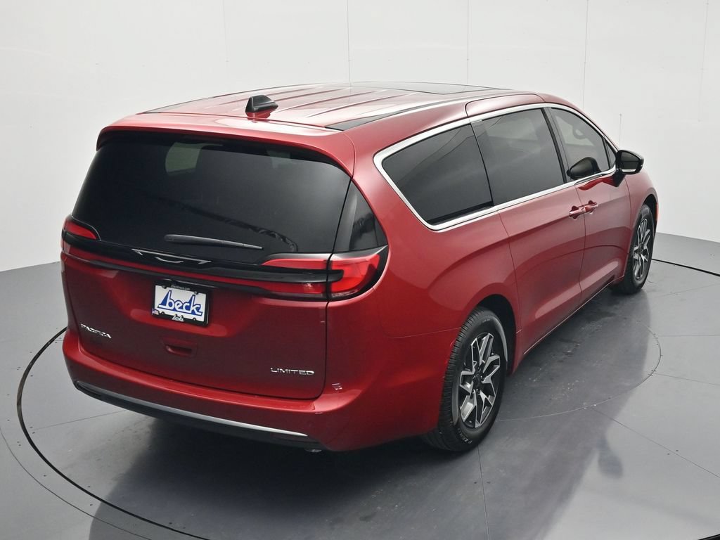 New 2027 Chrysler Pacifica Limited w/ Family Tech Group FWD image 35