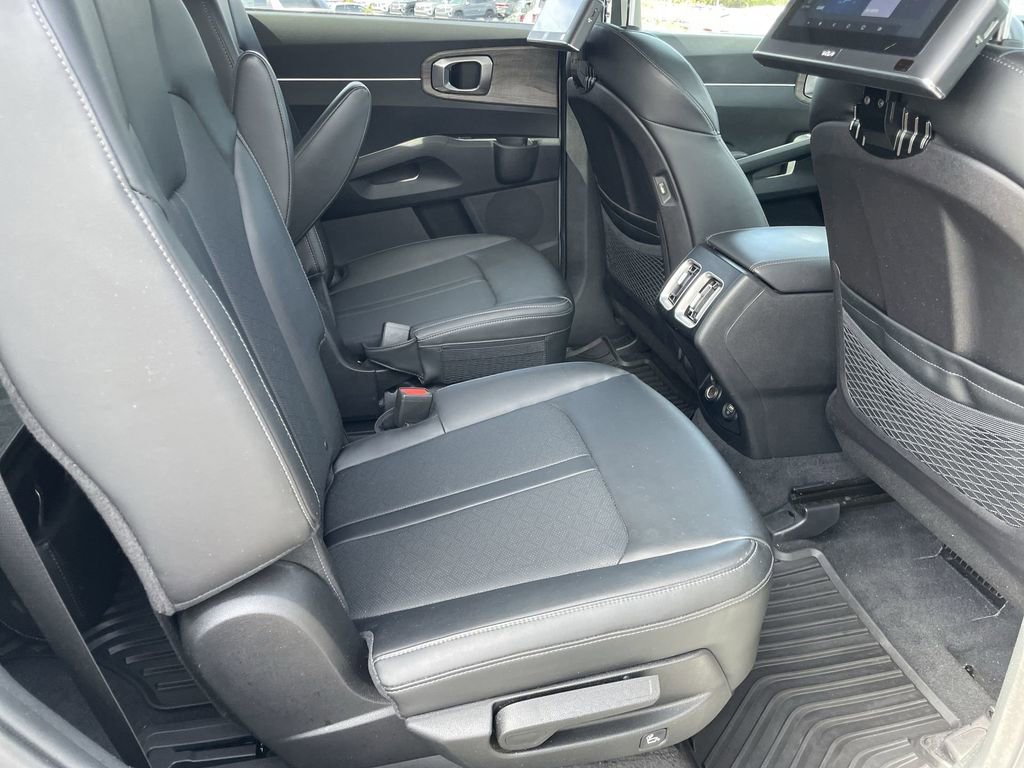 Certified 2022 Kia Sorento EX w/ Panoramic Sunroof Package image 24
