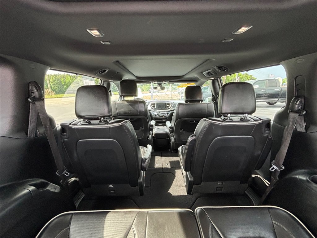 Used 2020 Chrysler Pacifica Limited w/ S Appearance Package FWD image 21
