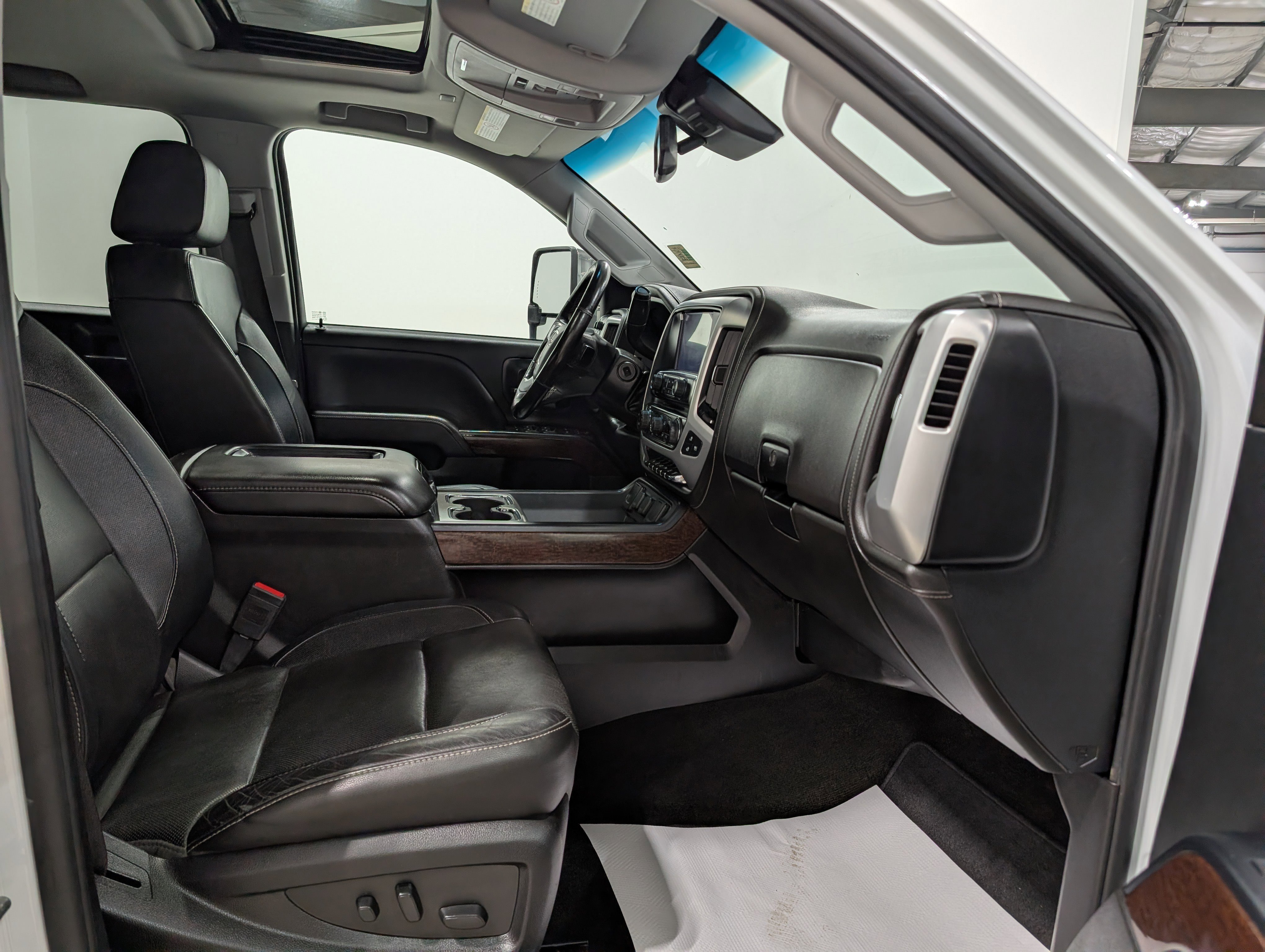 Used 2018 GMC Sierra 3500 SLT image 21