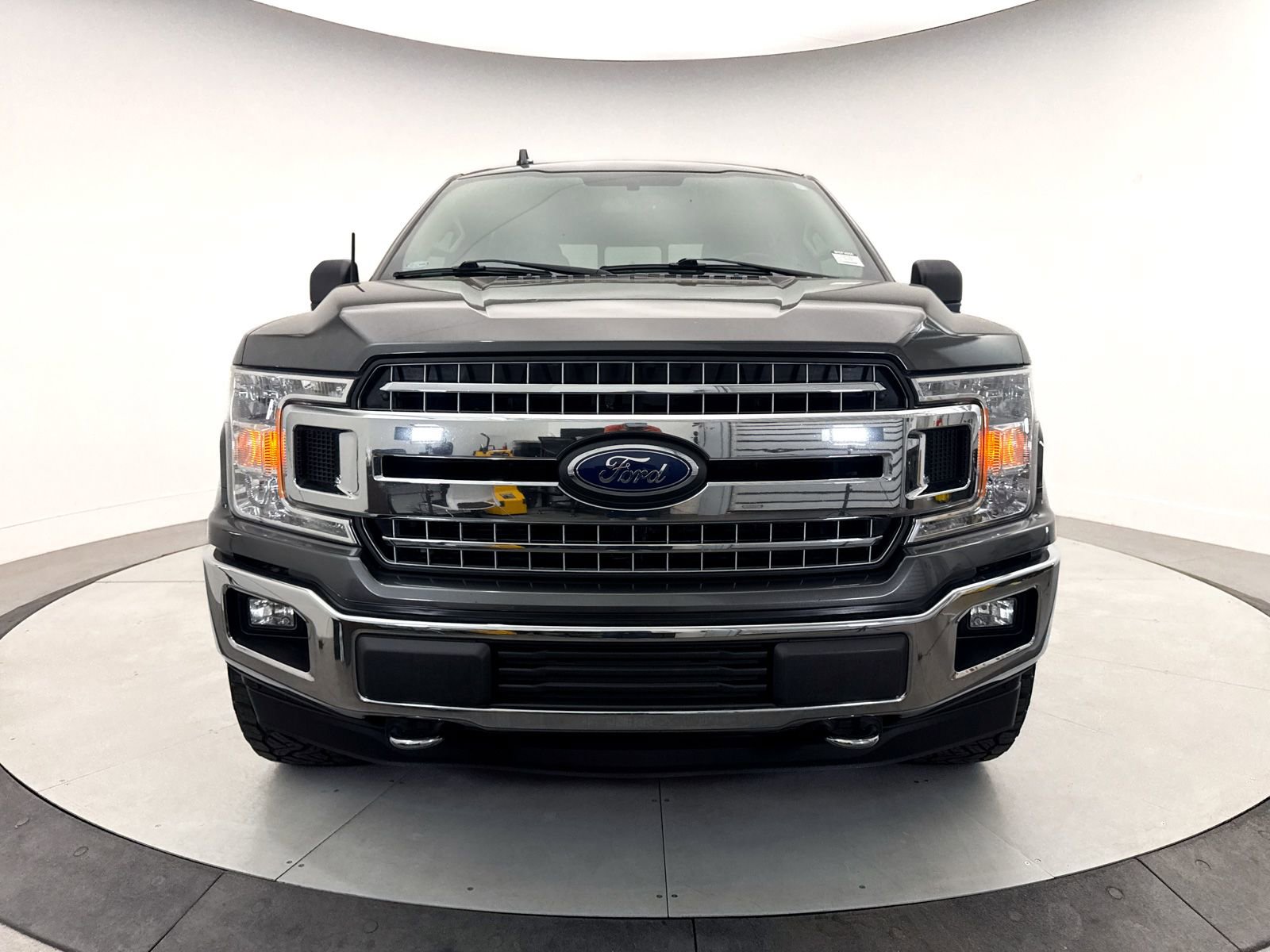 Used 2018 Ford F150 XLT w/ Equipment Group 302A Luxury AWD/4WD image 13