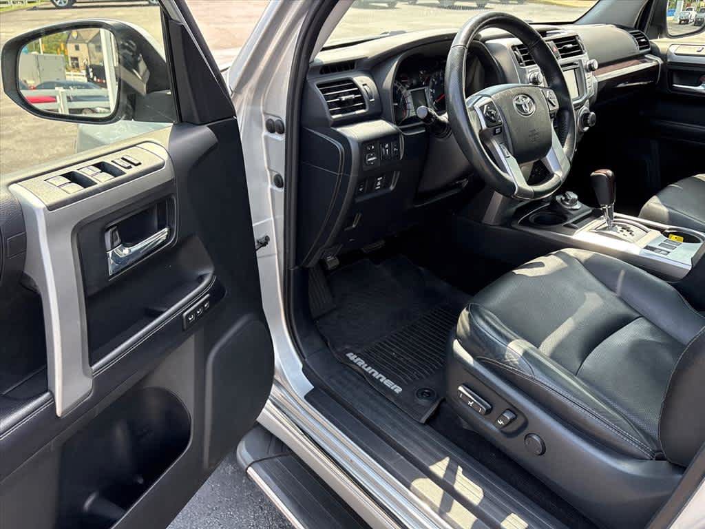 Used 2018 Toyota 4Runner Limited AWD/4WD image 19