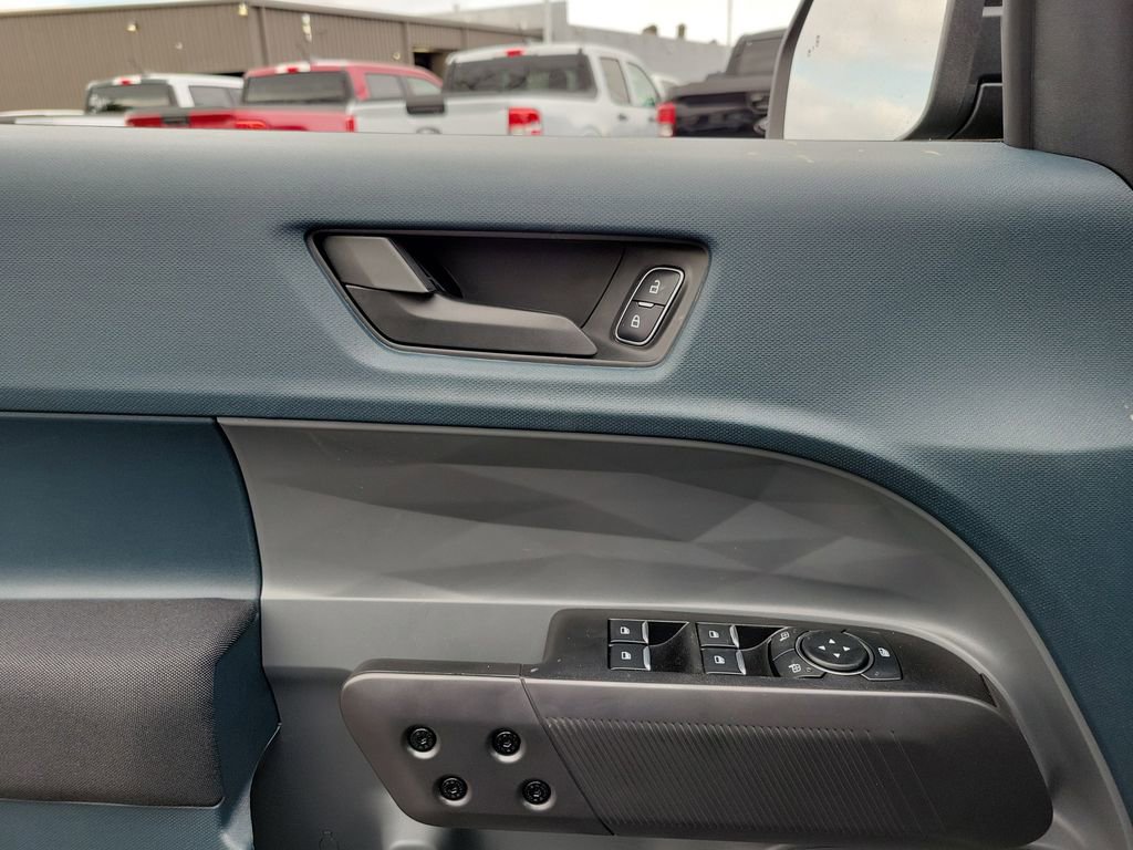 New 2025 Ford Maverick XL image 18