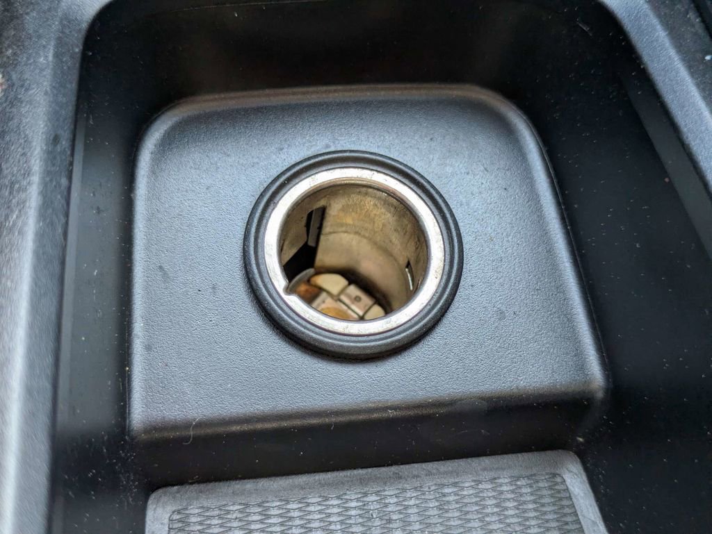 Used 2024 Volvo XC60 B5 Core AWD/4WD image 24