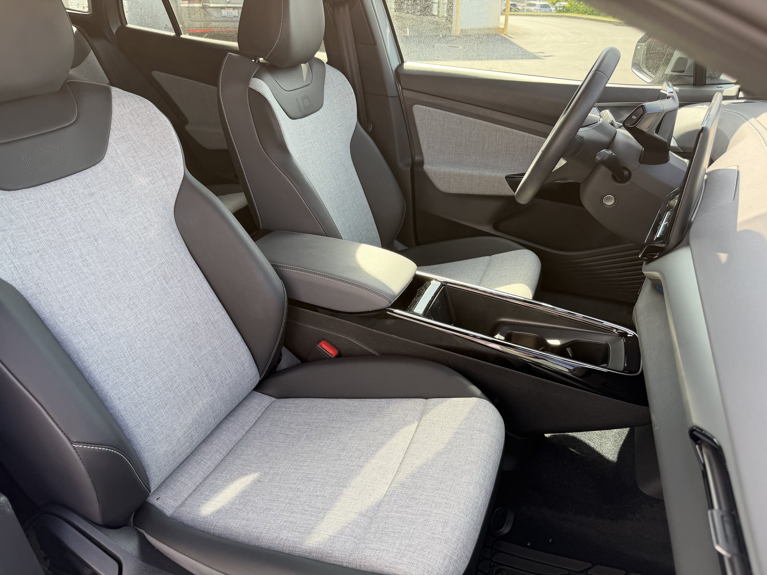 Used 2023 Volkswagen ID.4 Pro AWD/4WD image 33