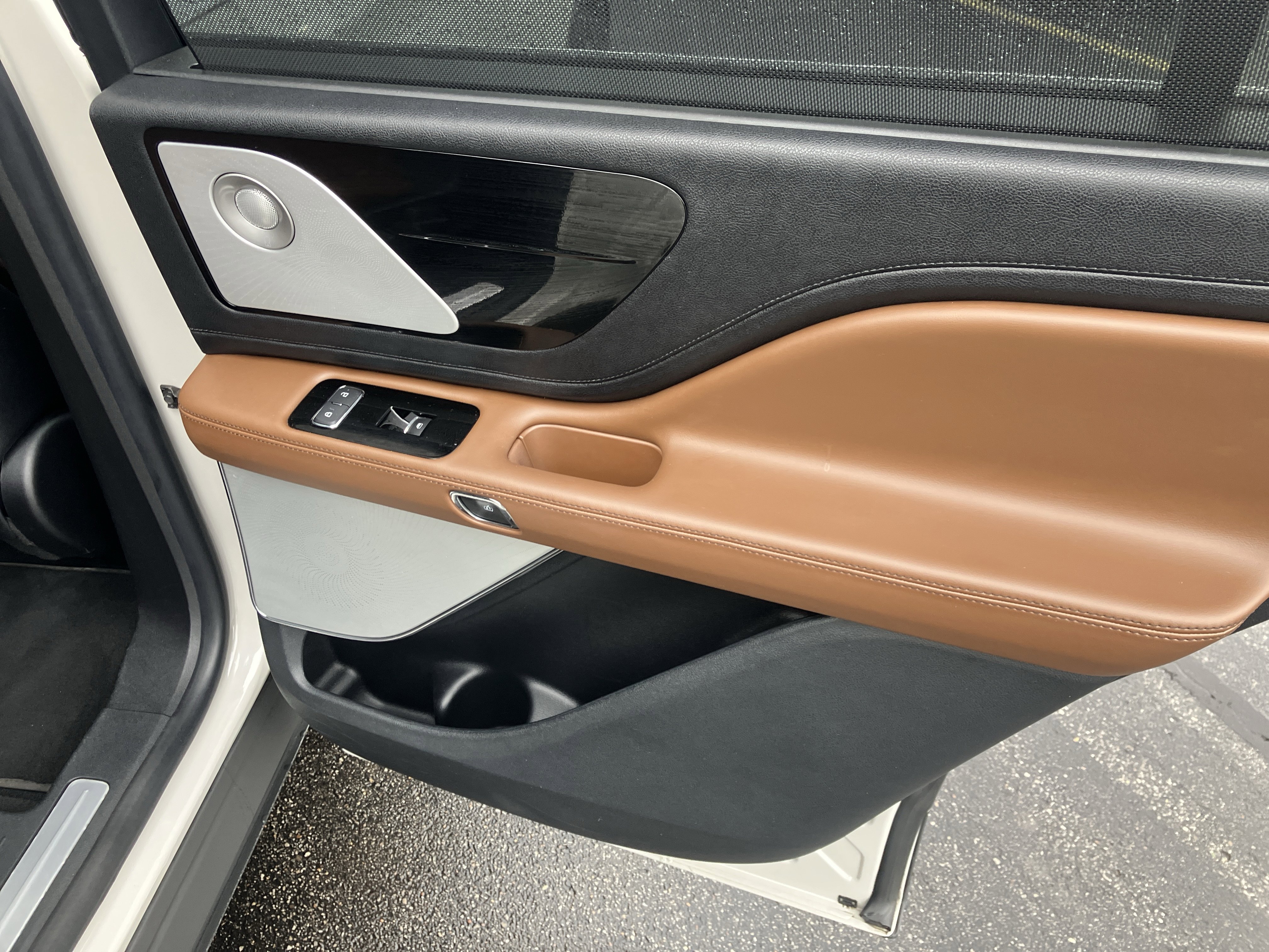 Used 2021 Lincoln Aviator Reserve w/ Equipment Group 202A AWD/4WD image 15