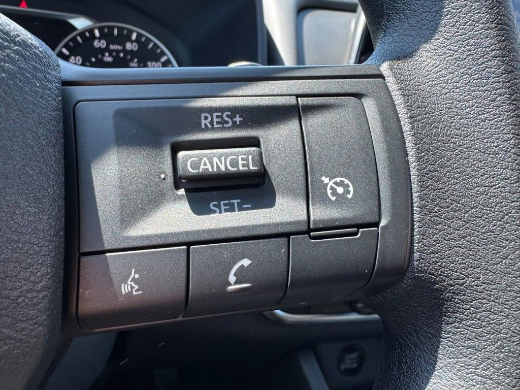Used 2025 Nissan Rogue S FWD image 17