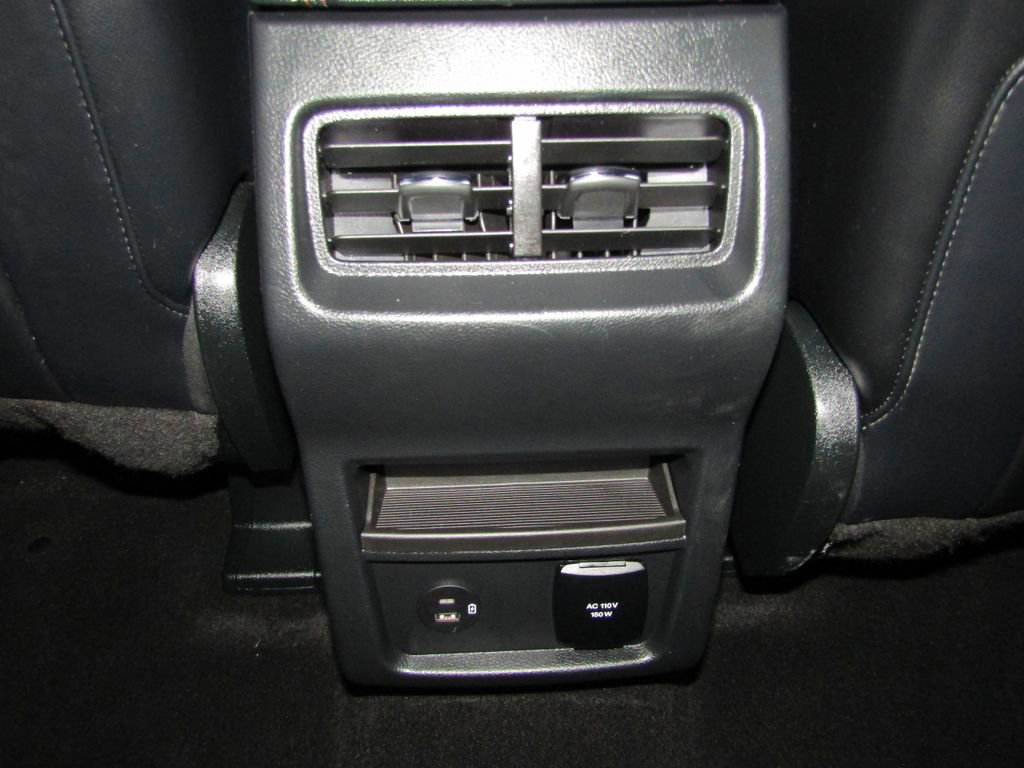 Used 2022 Ford Edge ST-Line image 37