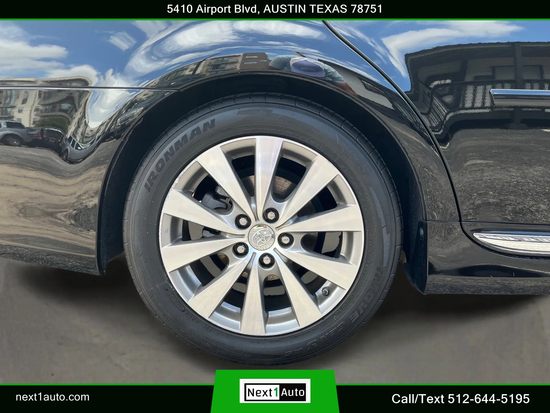 Used 2011 Toyota Avalon Limited FWD image 41