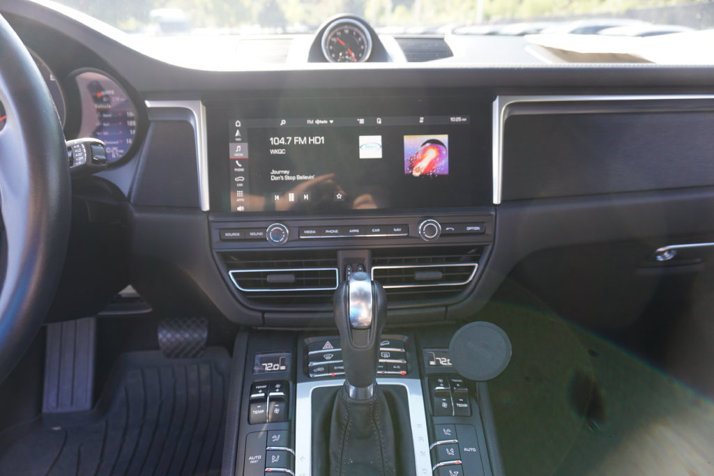 Used 2021 Porsche Macan GTS AWD/4WD image 17