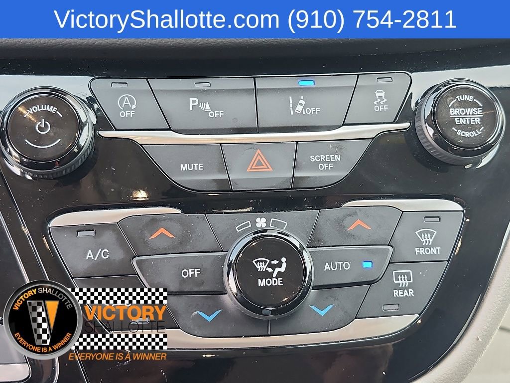 Certified 2024 Chrysler Pacifica Touring-L FWD image 8