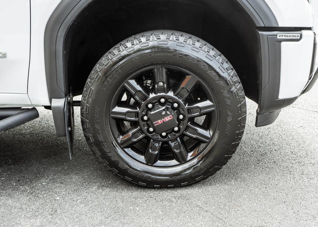 Used 2024 GMC Sierra 2500 AT4 w/ AT4 Preferred Package AWD/4WD image 5