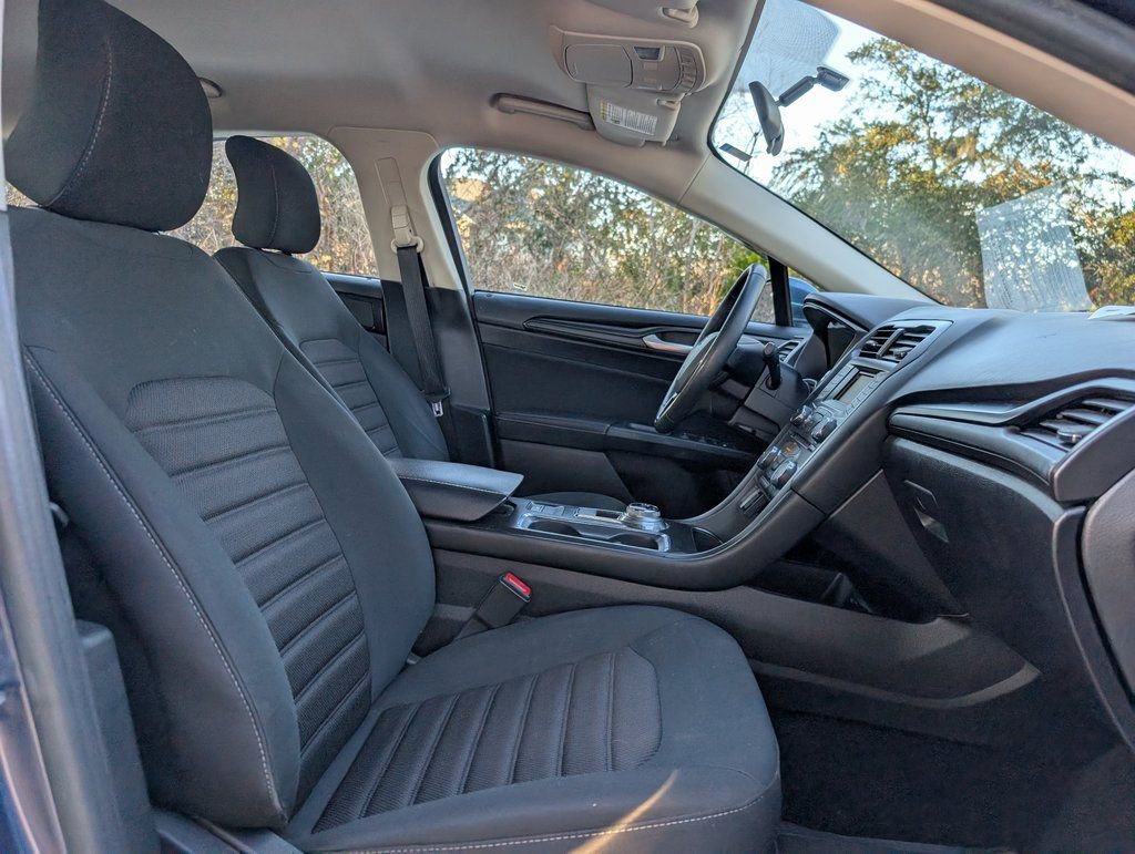 Used 2018 Ford Fusion S w/ Equipment Group 101A image 19