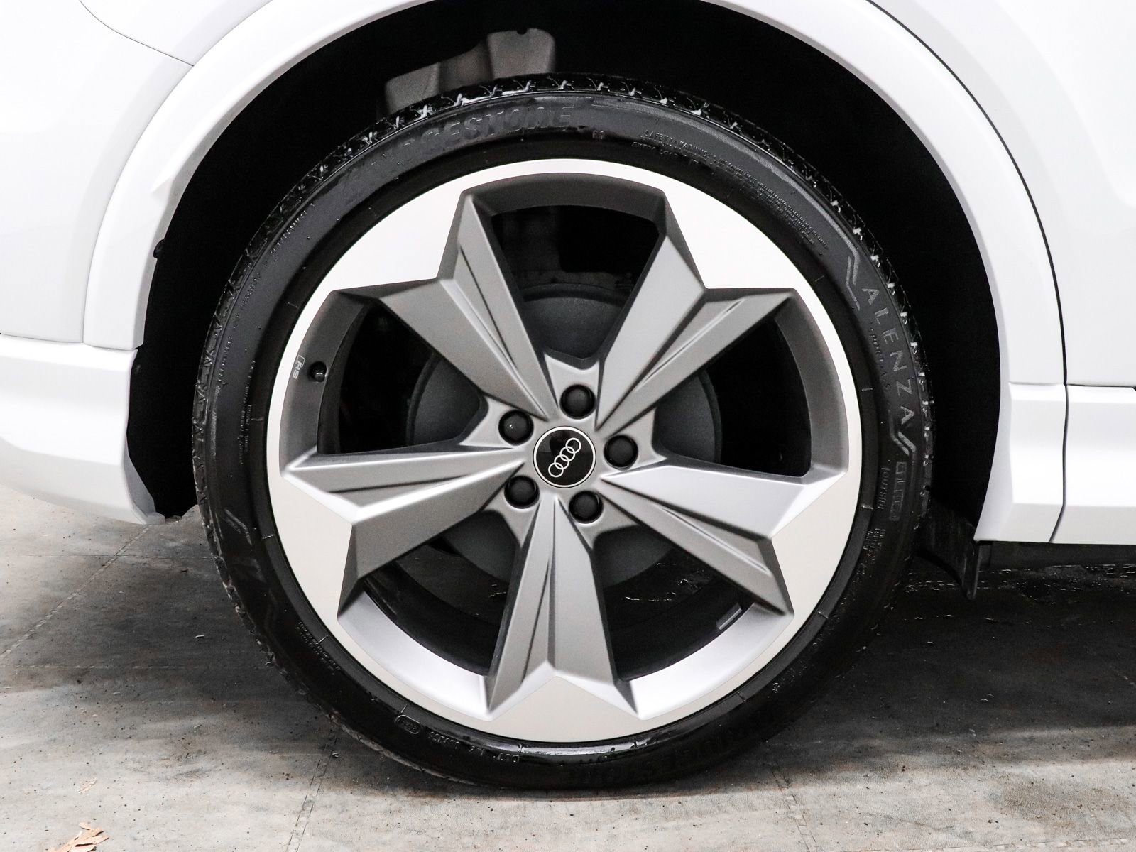 Used 2025 Audi Q4 e-tron Premium Plus w/ Premium Plus image 17