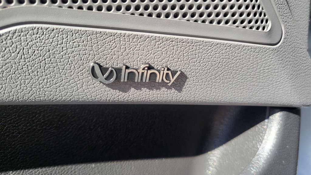 Used 2015 Hyundai Sonata Limited w/ Option Group 02 image 25