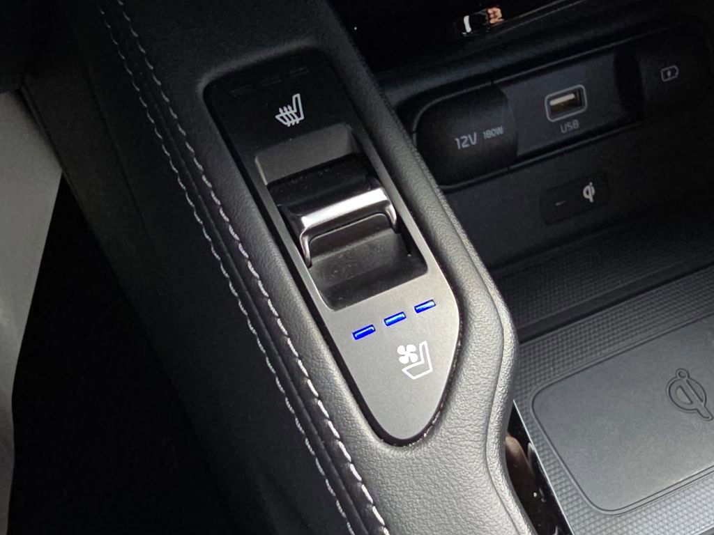 Certified 2022 Kia Telluride SX w/ SX Prestige Package image 21