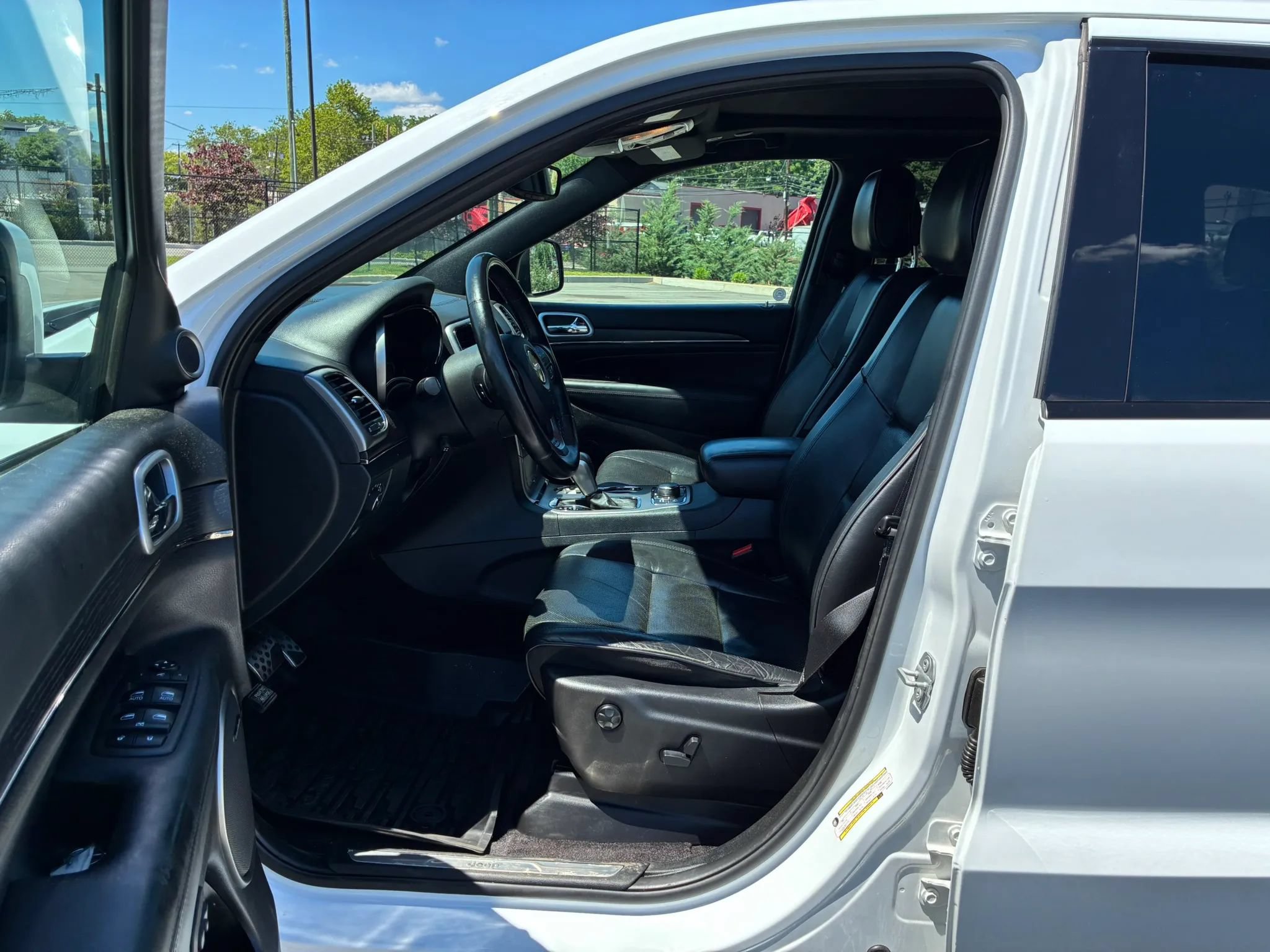 Used 2018 Jeep Grand Cherokee High Altitude AWD/4WD image 10