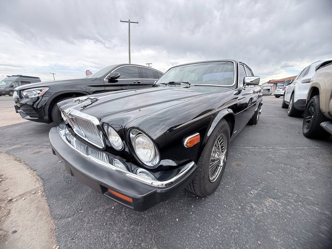 Used 1987 Jaguar XJ Vanden Plas RWD image 4