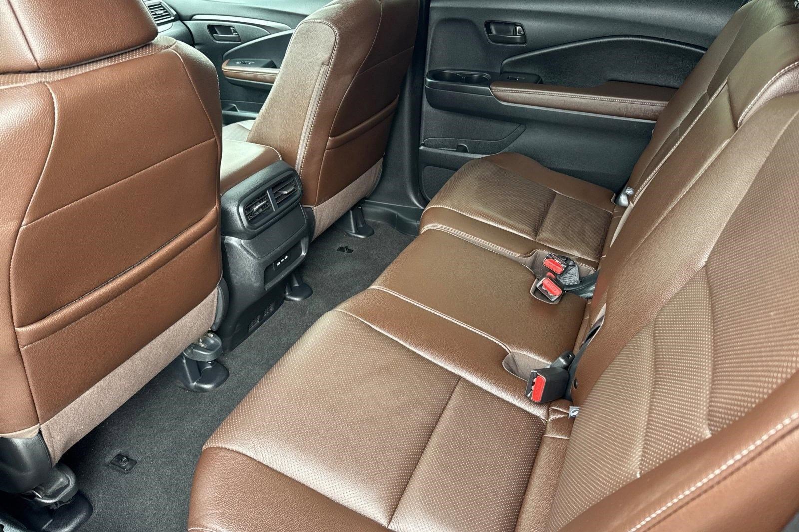 Certified 2025 Honda Passport EX-L image 26