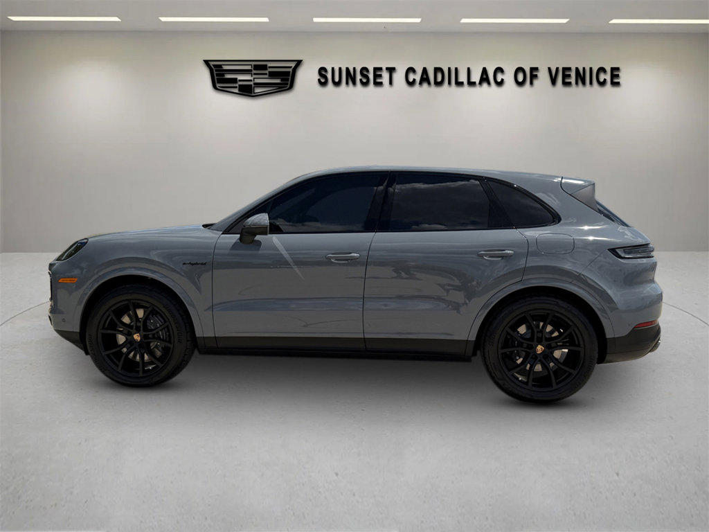 Used 2025 Porsche Cayenne E-Hybrid AWD/4WD image 6