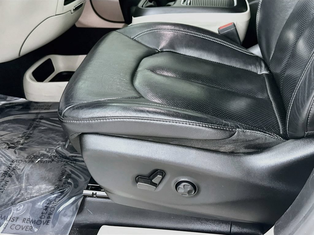Certified 2022 Chrysler Pacifica Touring-L FWD image 26