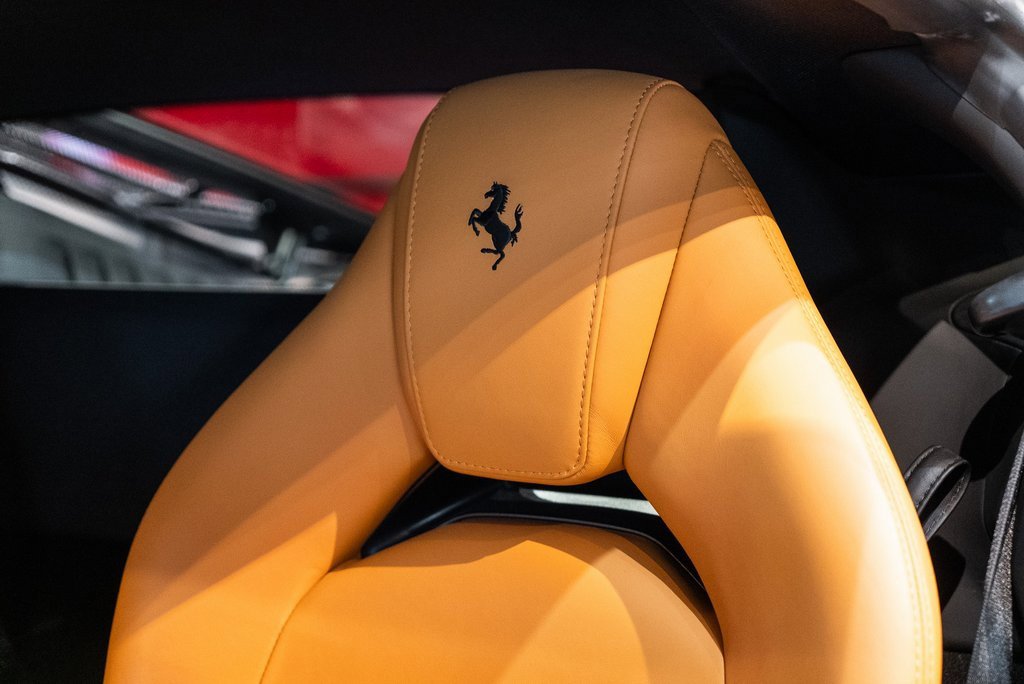 Used 2018 Ferrari 488 GTB Base image 6