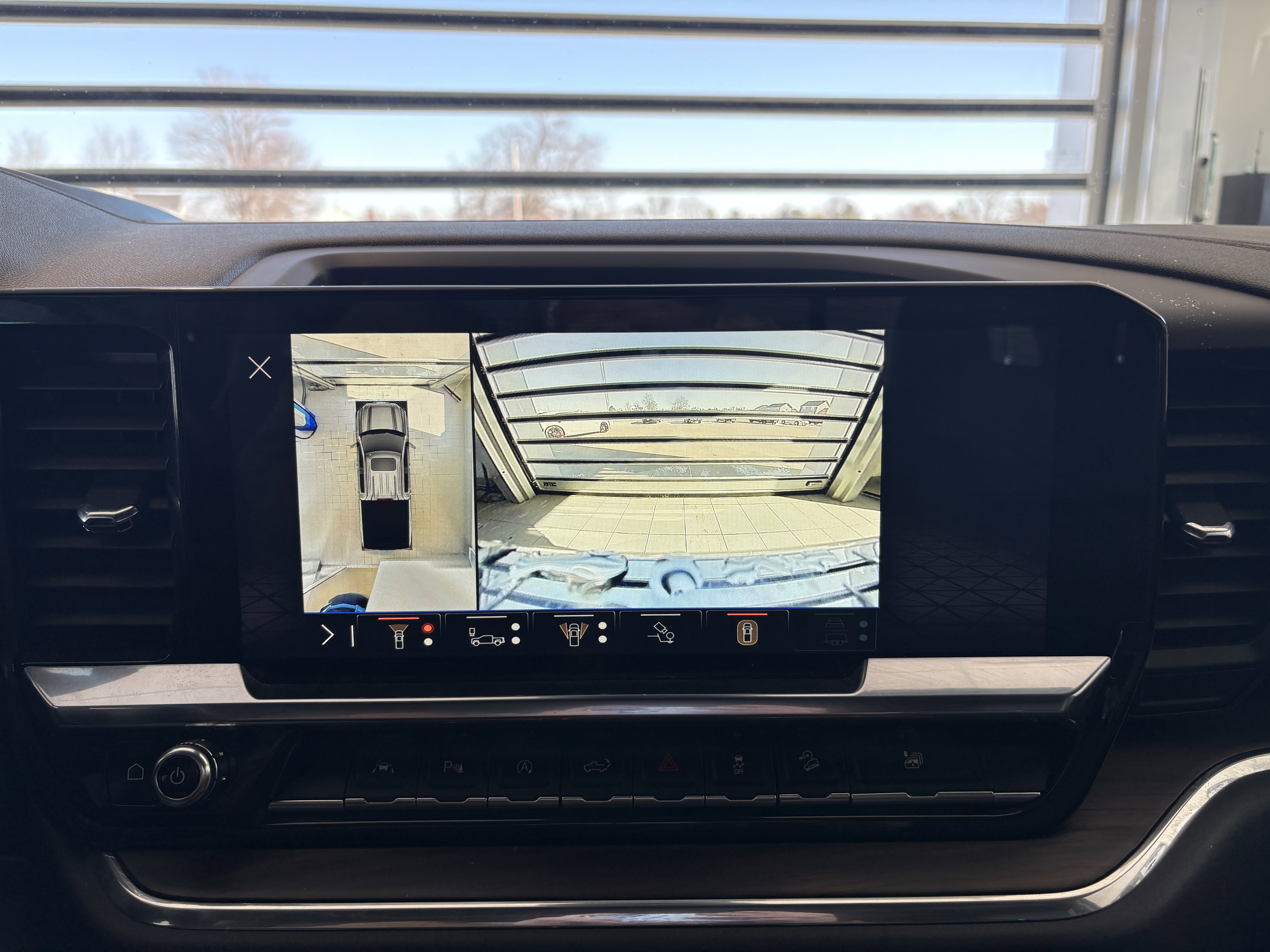 Used 2024 GMC Sierra 1500 SLT w/ SLT Premium Plus Package image 16