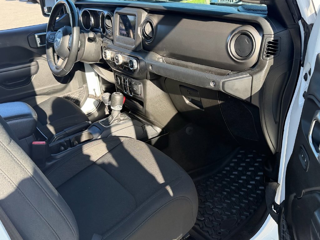 Used 2021 Jeep Gladiator Sport AWD/4WD image 19