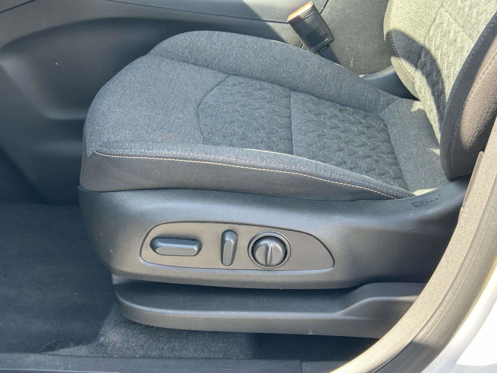 Used 2024 Chevrolet Equinox LT image 19