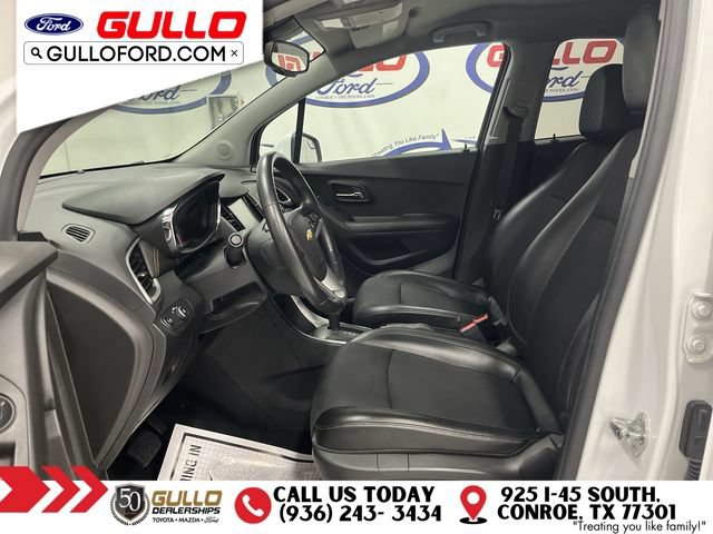 Used 2017 Chevrolet Trax LT w/ LT Convenience Package FWD image 29