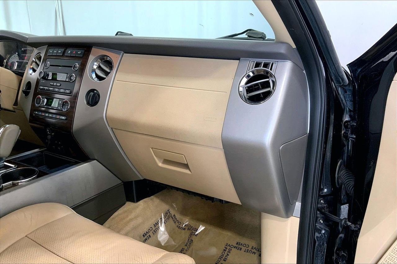 Used 2013 Ford Expedition XLT RWD image 16