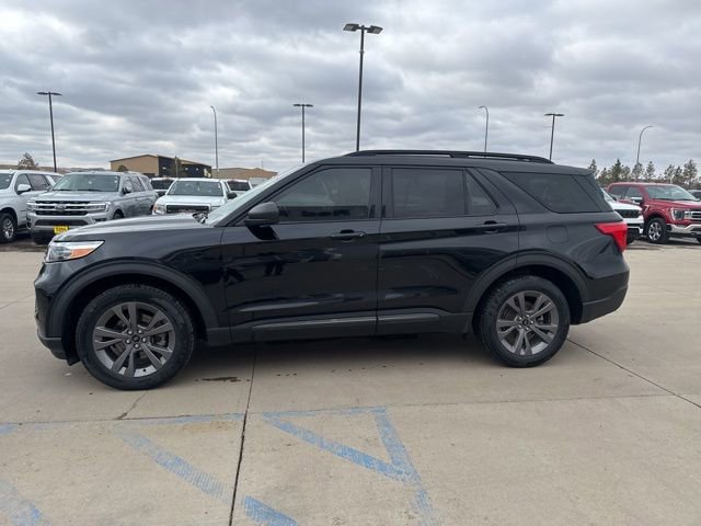 Used 2021 Ford Explorer XLT w/ Equipment Group 202A AWD/4WD image 4