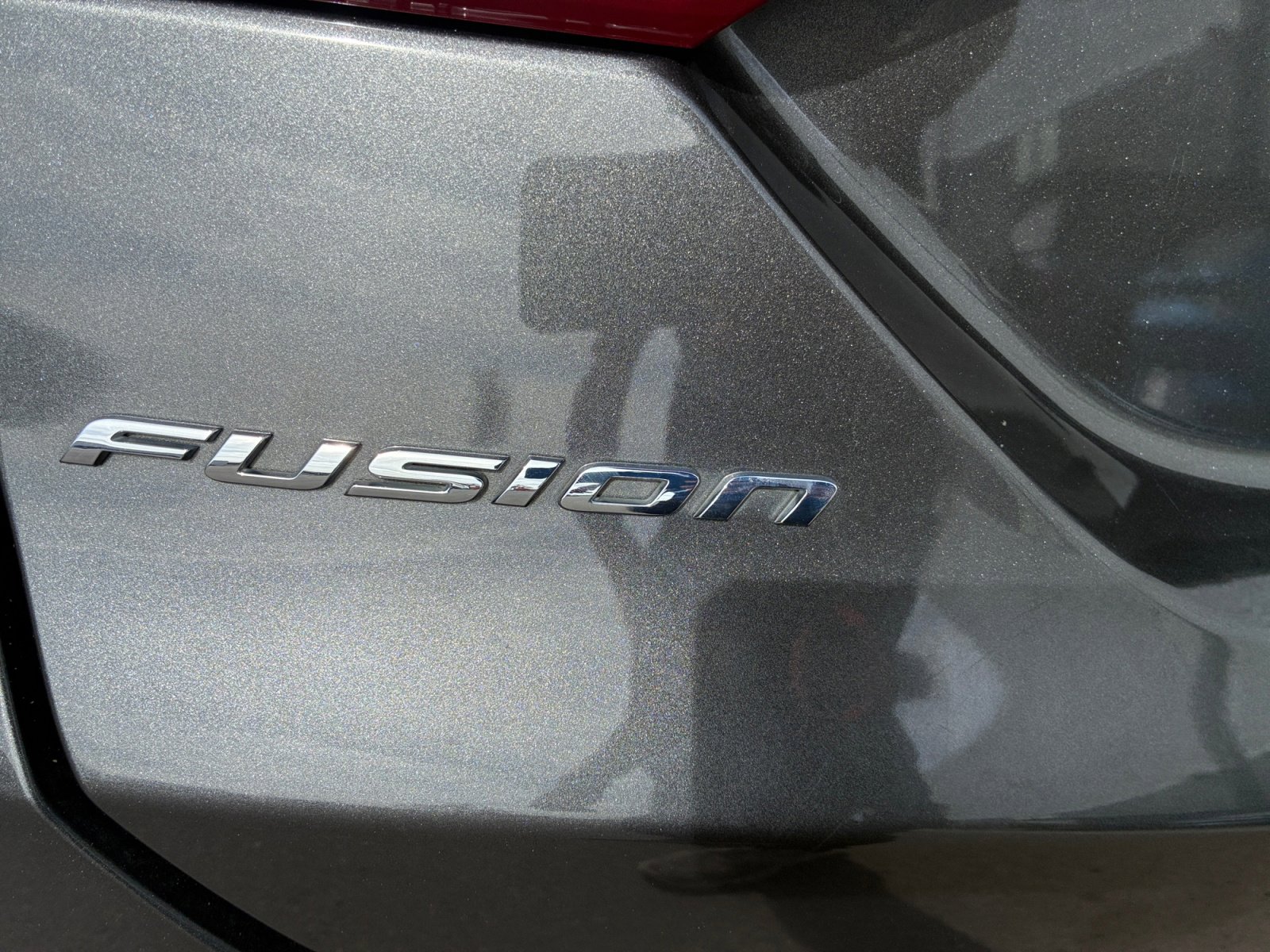 Used 2018 Ford Fusion Titanium image 16